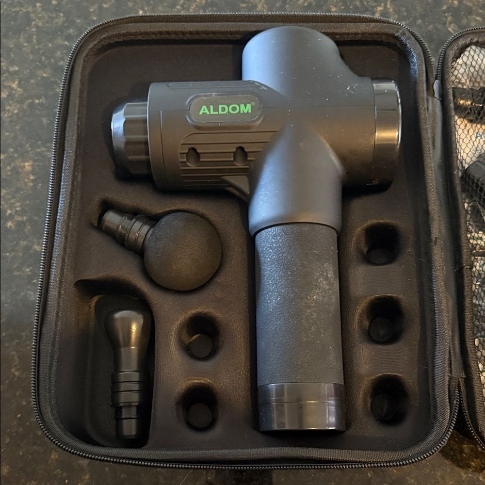 Aldom Massage Gun with Black Zippered Travel Case 🏠 BARELY USED